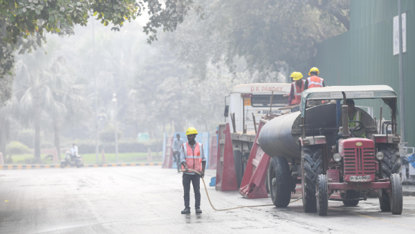 MCD Forms Panel To Fast-Track Cleaning Of Delhi s 1 400-km Road Network