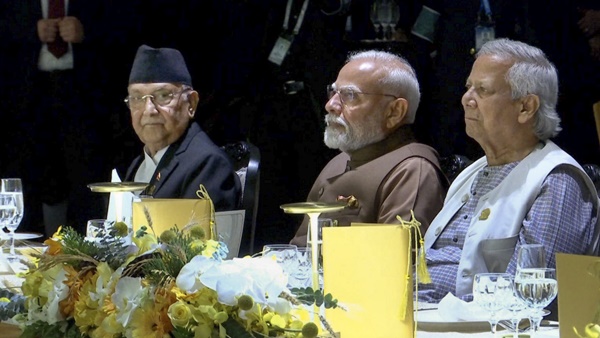 PM Modi Bangladesh s Interim Govt Head Yunus Sit Together At Bangkok Dinner Is Bilateral Meeting On Cards PM Modi Bangladesh s Interim Govt Head Yunus Sit Together At Bangkok Dinner Is Bilateral Meeting On Cards