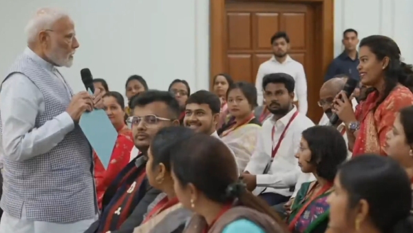 PM Modi Meets Mudra Yojana Beneficiaries