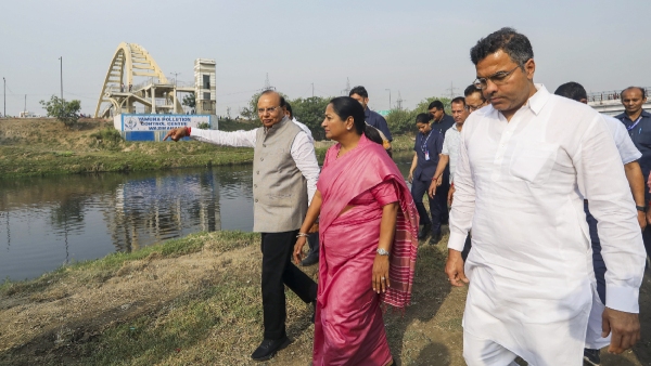 Yamuna Clean-Up On Deadline 1 000 Sprinklers To Curb Dust Delhi CM Rekha Gupta Yamuna Clean-Up On Deadline 1 000 Sprinklers To Curb Dust Delhi CM Rekha Gupta