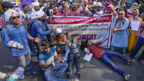 West Bengal Teachers Suspend Protest After SSC Releases Eligible Candidates List