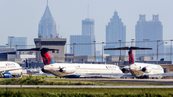 Delta Flight Returns After Mid-Air Delta Flight Returns After Mid-Air