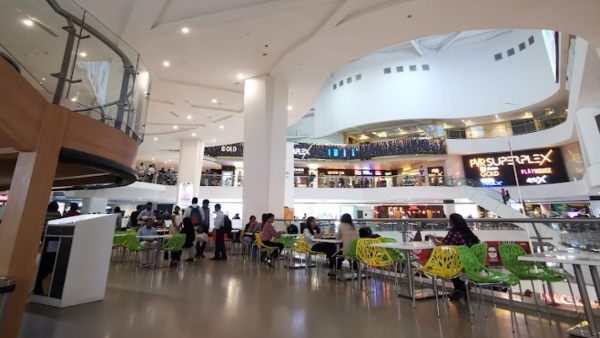 Bengaluru Malls on High Alert Post-Pahalgam Attack Knives And Sharp Objects Banned At Entry