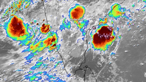 Karnataka Weather Alert Red Alert in Four Districts Yellow Alert for Bengaluru as Monsoon Advances Karnataka Weather Alert Red Alert in Four Districts Yellow Alert for Bengaluru as Monsoon Advances
