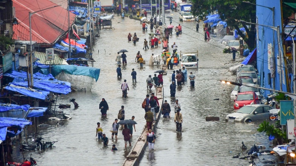 Mumbai Rains Heavy Rainfall Expected As Low Pressure Area Intensifies in Bay of Bengal Mumbai Rains Heavy Rainfall Expected As Low Pressure Area Intensifies in Bay of Bengal