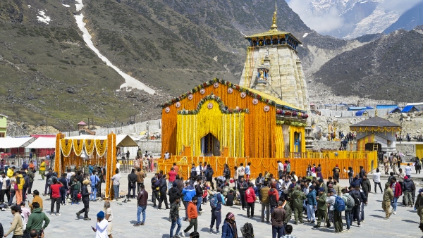 Char Dham Yatra 2025 Badrinath Dham Opens with Indian Army Band and Floral Ceremony
