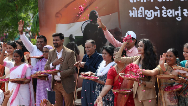 Family members of Indian Army officer Colonel Sofiya Qureshi joined Prime Minister Narendra Modi s roadshow in Vadodara Gujarat