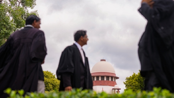 Delhi Bar Association Exempts Lawyers From Wearing Black Coats This Summer Know Details
