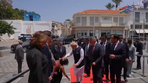 Cyprus s Leader Touches PM Modi s Feet