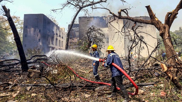 Air India Flight Crash First Image and Video from Ahmedabad AI171 Tragedy Go Viral Air India Flight Crash First Image and Video from Ahmedabad AI171 Tragedy Go Viral