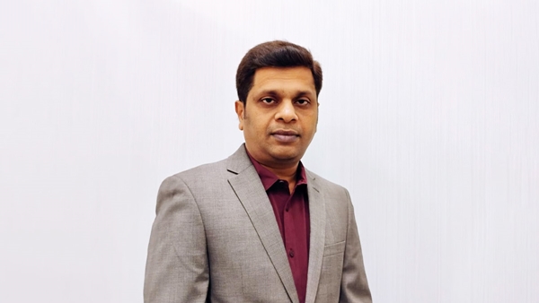 Navigating the Cloud Leveraging Azure Synapse and Snowflake for Advanced Data Solutions