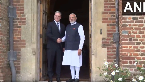 PM Narendra Modi meets Prime Minister of the UK Keir Starmer in London PM Narendra Modi meets Prime Minister of the UK Keir Starmer in London
