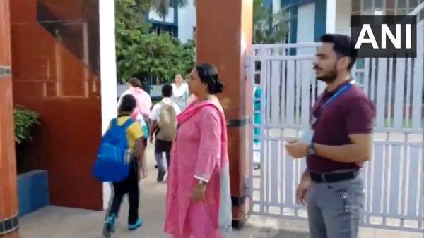 At least six schools in New Delhi received bomb threats on Thursday triggering panic among the school authorities Six schools including Andhra Education Society Sr Sec School of Prasad Nagar BGS International Public School of Dwarka Sector 5 Rao Man Singh Sr Sec School of Chhawla Maxfort School of Dwarka Sector 1 and Indraprastha International School of Dwarka Sector 10 received bomb threats earlier today ANI quoted Fire Department in a tweet