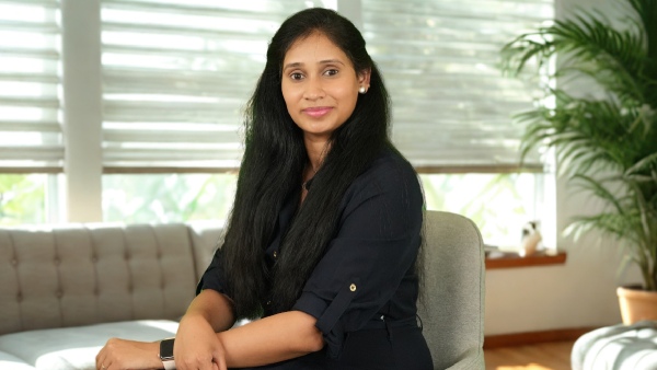 Data in Motion Real-Time Dashboards Powering Health and Automotive Innovation Data in Motion Real-Time Dashboards Powering Health and Automotive Innovation