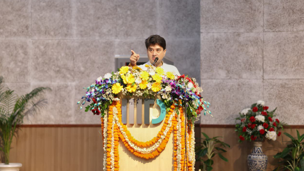 Jyotiraditya Scindia Enthralls Youth at IIIT-Delhi Tech Fest with Call to Build Vishwaguru Bharat