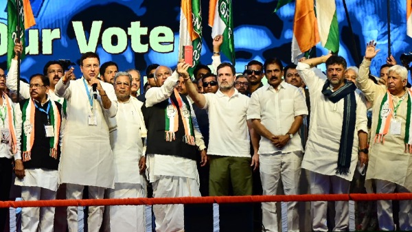 Rahul Gandhi Accuses BJP and Election Commission of Massive Voter Fraud at Bengaluru Rally