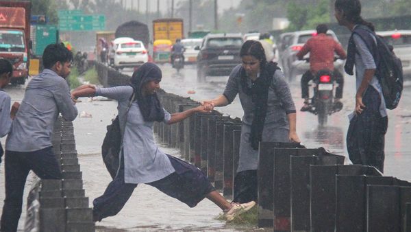 India Braces for Heavy Rains As Maharashtra Telangana and Odisha on High Alert India Braces for Heavy Rains As Maharashtra Telangana and Odisha on High Alert