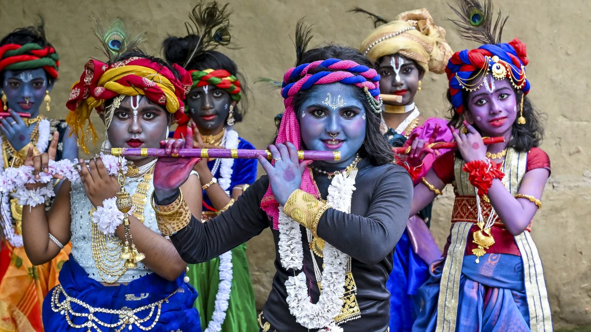 Krishna Janmashtami 2025 Quotes, Wishes, Greetings, Messages To Share With Hindus