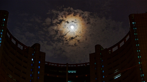 Chandra Grahan 2025 India Timings Do s and Don ts You Must Know During September 7 Lunar Eclipse