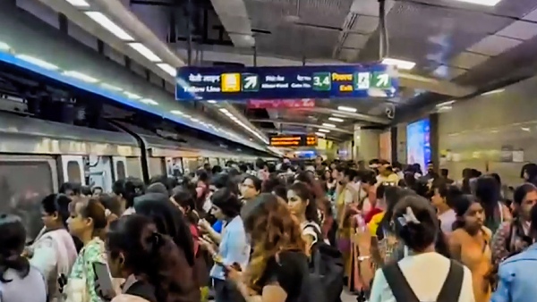 Delhi Flood Chaos Yamuna Bank Metro Station Cut Off Waterlogging Cripples NCR Traffic Delhi Flood Chaos Yamuna Bank Metro Station Cut Off Waterlogging Cripples NCR Traffic