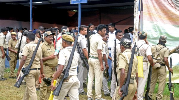 20-Year-Old Woman Gang-Raped by Two Acquaintances During Birthday Celebration in Kolkata 20-Year-Old Woman Gang-Raped by Two Acquaintances During Birthday Celebration in Kolkata