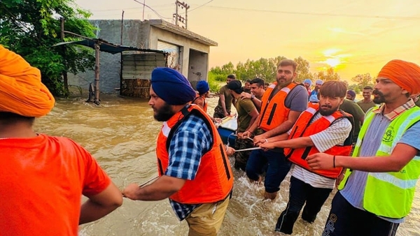 Community Response to Punjab s 2025 Floods Community Response to Punjab s 2025 Floods