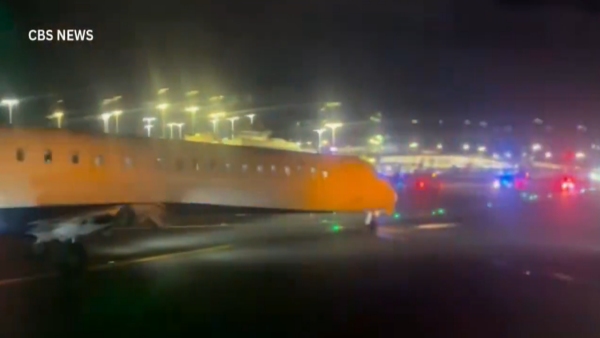 Two Delta Planes Collide At LaGuardia Airport In New York - Watch Two Delta Planes Collide At LaGuardia Airport In New York - Watch