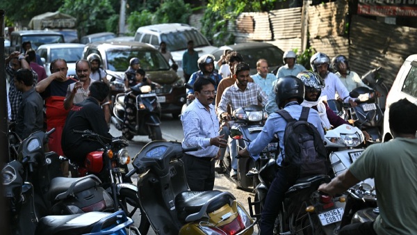 सड़कों पर लापरवाही, छवि क्रेडिट एएफपी सड़कों पर लापरवाही, छवि क्रेडिट एएफपी