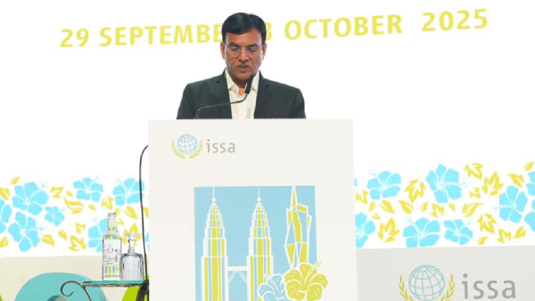 Union Labour Minister Dr Mansukh Mandaviya Receives Award at ISSA World Social Security Forum in Malaysia