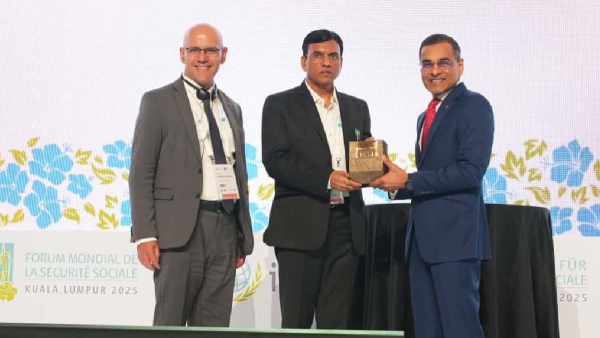 Union Labour Minister Dr Mansukh Mandaviya Receives Award at ISSA World Social Security Forum in Malaysia