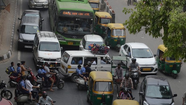 सड़कों पर लापरवाही, छवि क्रेडिट एएफपी सड़कों पर लापरवाही, छवि क्रेडिट एएफपी