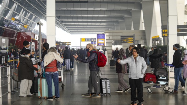 Technical Glitch at Delhi Airport Disrupts Over 100 Flights