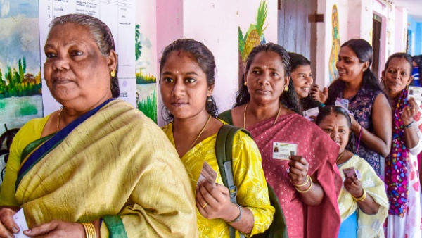 Kerala Local Body Elections Phase 2 Begins In 7 Districts Nearly 39 000 Candidates In Fray