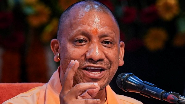 Yogi Adityanath Conducts Janata Darshan Takes Up 250 Grievances in UP Yogi Adityanath Conducts Janata Darshan Takes Up 250 Grievances in UP