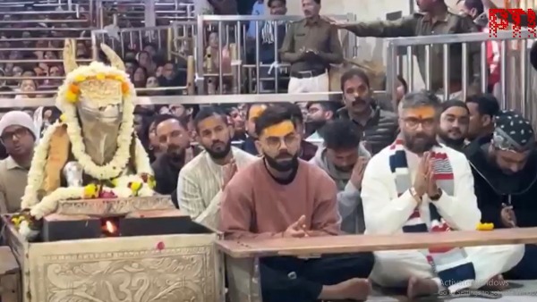 Virat Kohli and Kuldeep Yadav visit Mahakaleshwar Temple