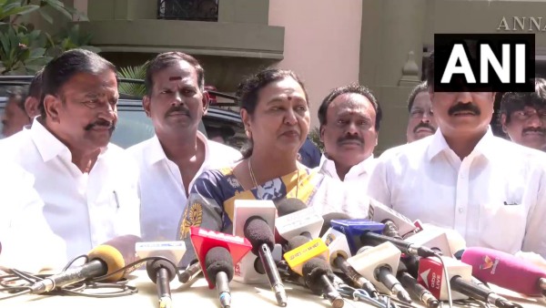 DMDK Seals Alliance With DMK Ahead of Tamil Nadu Elections DMDK Seals Alliance With DMK Ahead of Tamil Nadu Elections