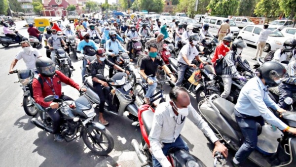 Bengaluru Traffic 1 400 Two-Wheelers Added Daily As Bikes Fill Gaps Left By Public Transport