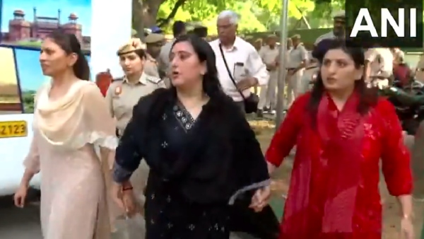 BJP MPs detained in protest