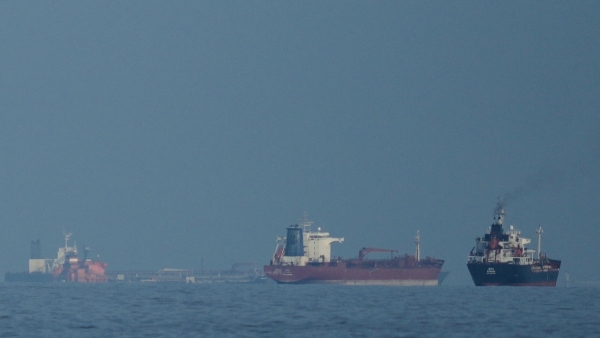 US-Sanctioned Iranian Tanker Diverts from India to China Mid-Voyage