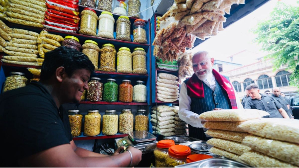 Jhalmuri Vendor Fakes Identity