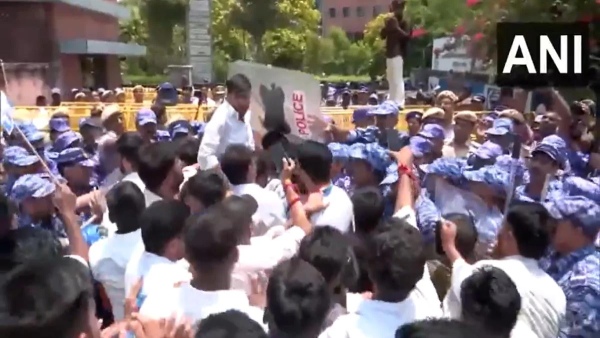 NSUI Protest Neet Paper Leak