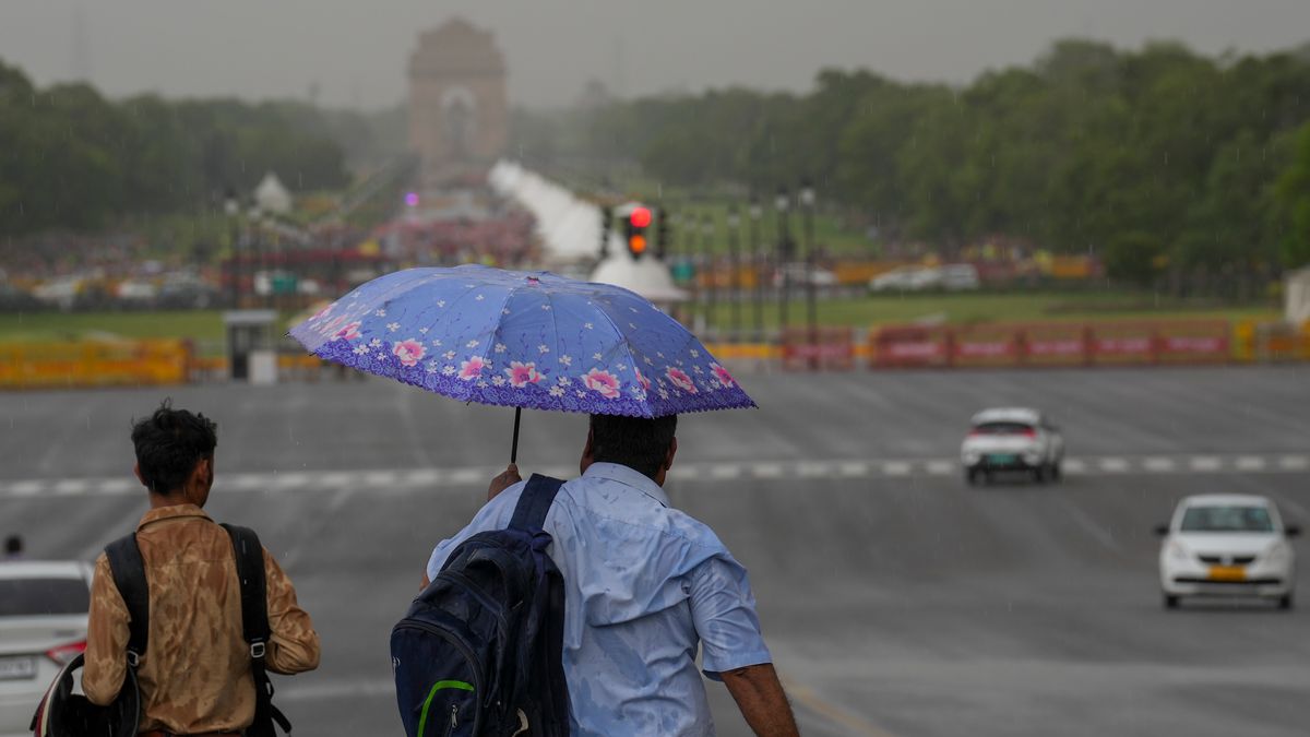 Delhi Red Alert Severe Storms And Winds Delhi Red Alert Severe Storms And Winds