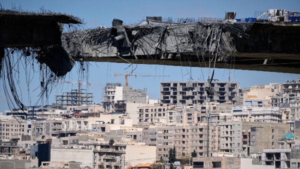 Loud Blasts Reported in Tehran and Bandar Abbas Amid Fighter Jet Activity
