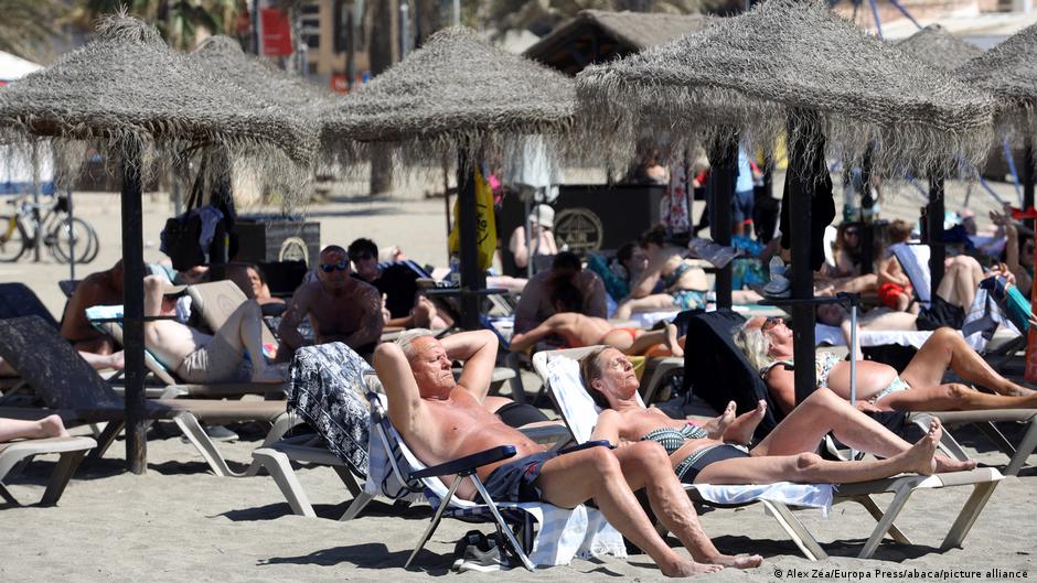 During the hottest part of the day southern Europeans rarely sit out in the sun