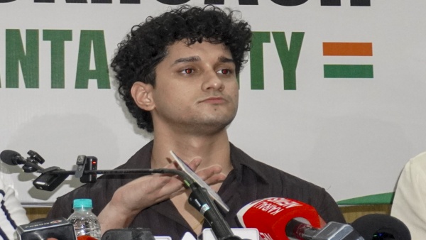 Bengaluru Is In Karnataka Cockroach Janta Party s Saurav Das Schooled After Inviting Tamils For Karnataka Event Bengaluru Is In Karnataka Cockroach Janta Party s Saurav Das Schooled After Inviting Tamils For Karnataka Event