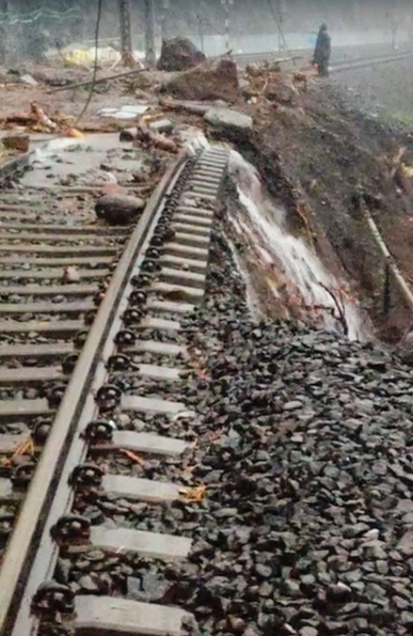 Heavy rain warning issued for Mumbai city region