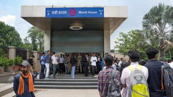Delhi Metro Shuts 18 Stations Amid NEET Protest At Jantar Mantar Delhi Metro Shuts 18 Stations Amid NEET Protest At Jantar Mantar