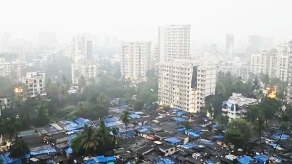 Heavy rainfall disrupts flight operations at Mumbai airport Heavy rainfall disrupts flight operations at Mumbai airport