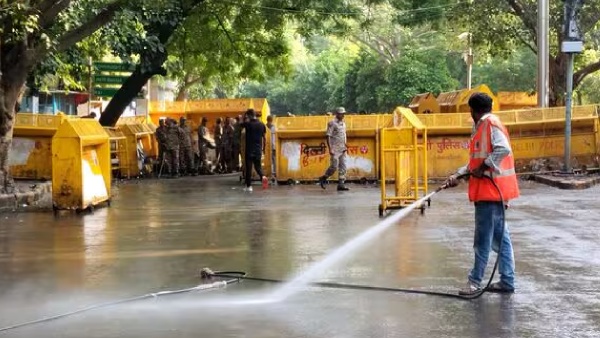 NDMC Sanitation Drive At Jantar Mantar NDMC Sanitation Drive At Jantar Mantar