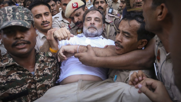 Rahul Gandhi detained in Protest Rahul Gandhi detained in Protest